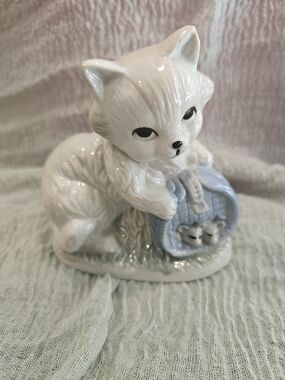 Vintage Artmark Mid-century Porcelain Cat Figurine with Mice Basket